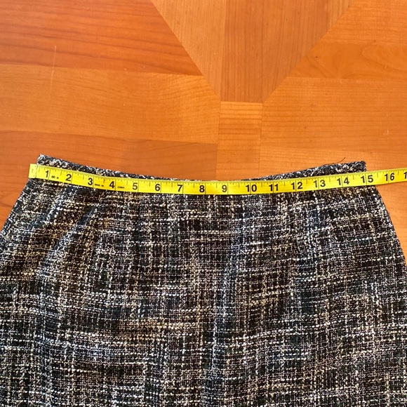 Le Suit Woman’s Skirt Suit - Picture 11 of 13